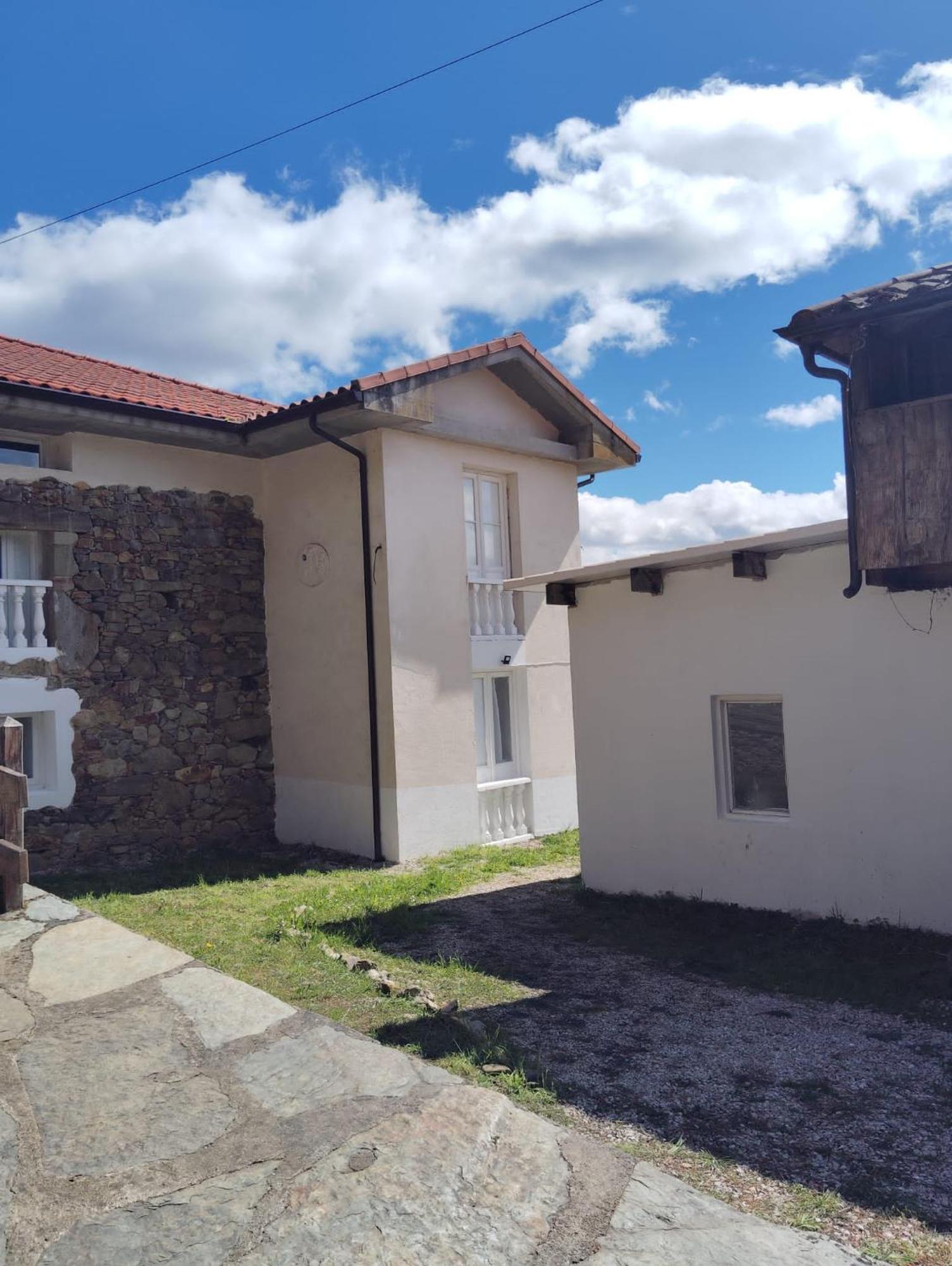 Hotel El Nuevo Semellon Aceptamos Mascotas Tineo Exterior photo